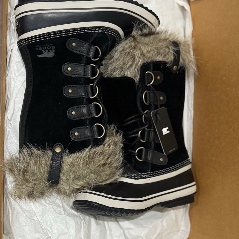 Sorel Black and Gray Fur-Lined Boots